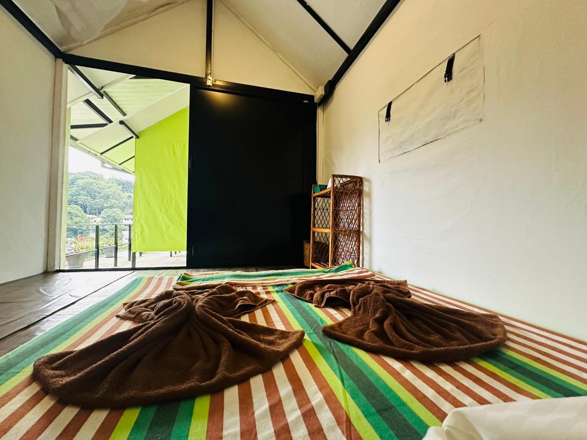 The Sky Tents Bed & Breakfast Kandy Exterior foto